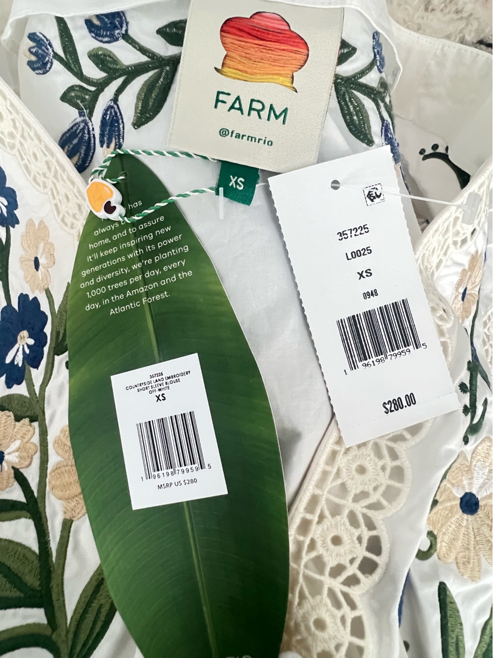 Farm Rio Countryside Lane Embroidered Short Sleeve Blouse NWT XS - Picture 9 of 9